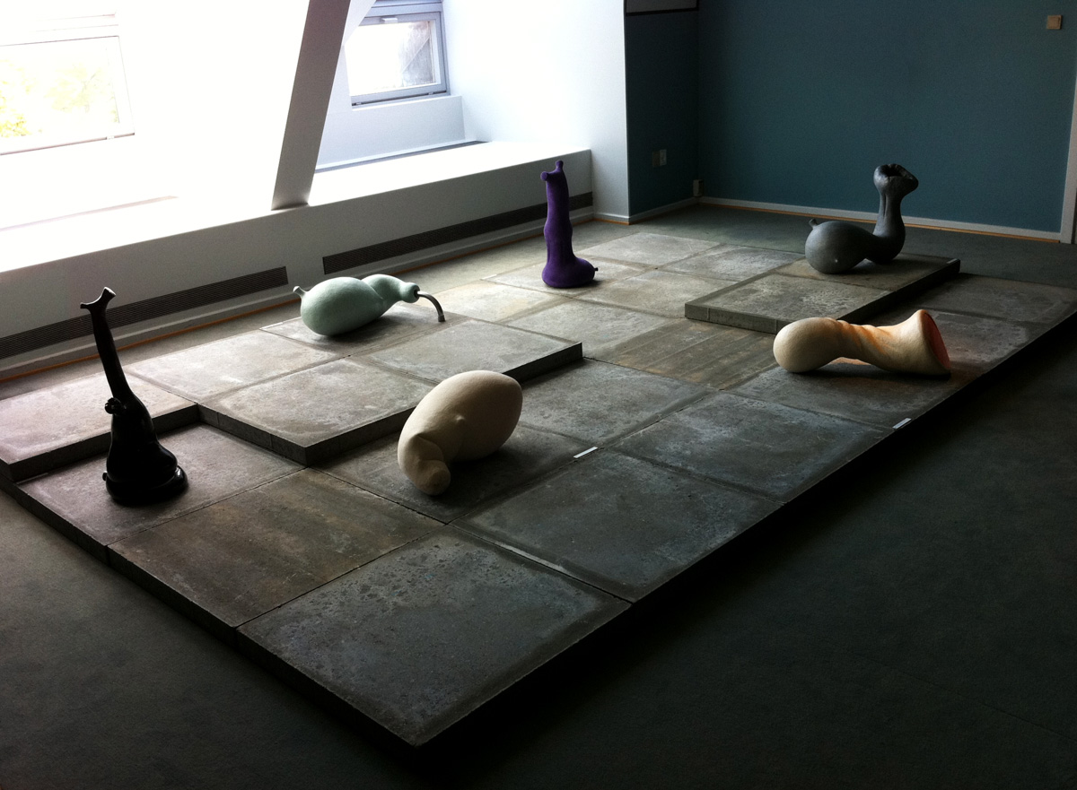 Exhibition of the sculpture Evergrowing - Series, breaking the mold. A sculpture by Lærke Langballe beautiful sculptures, interesting art sculpture, best sculptors, modern online art