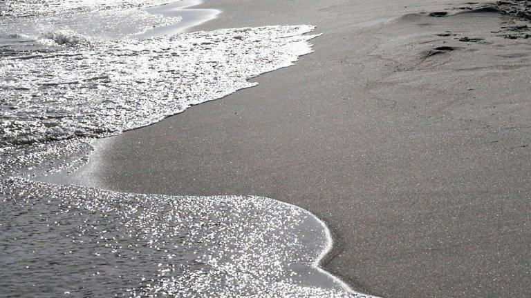 Multimedia interactive art installation by artist Anna Uscinska de Rojas, Beauton Art Gallery exhibition, interactive art installation, artist, gallery,