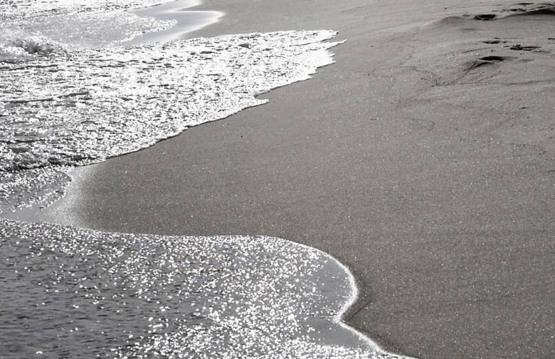 Multimedia interactive art installation by artist Anna Uscinska de Rojas, Beauton Art Gallery exhibition, interactive art installation, artist, gallery,